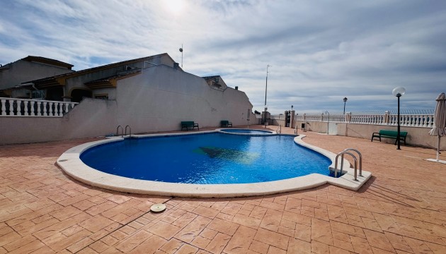 Revente - Townhouse - Daya Nueva