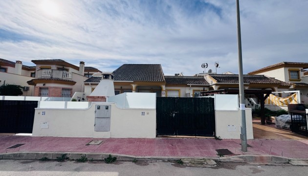 Revente - Townhouse - Daya Nueva