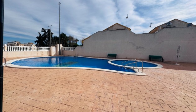 Revente - Townhouse - Daya Nueva