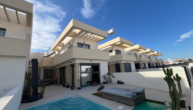 Venta - Villas
 - Los Montesinos