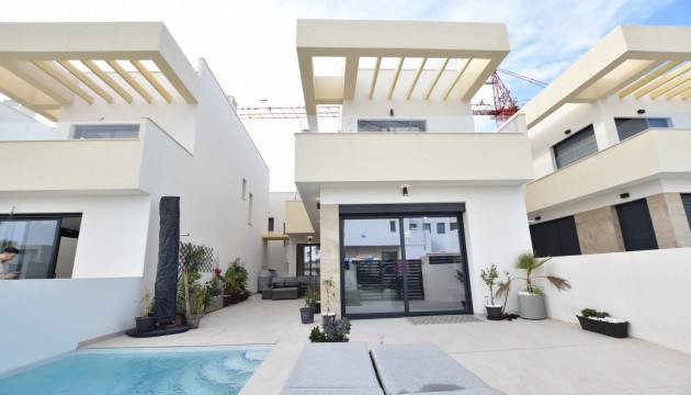 Venta - Villas
 - Los Montesinos