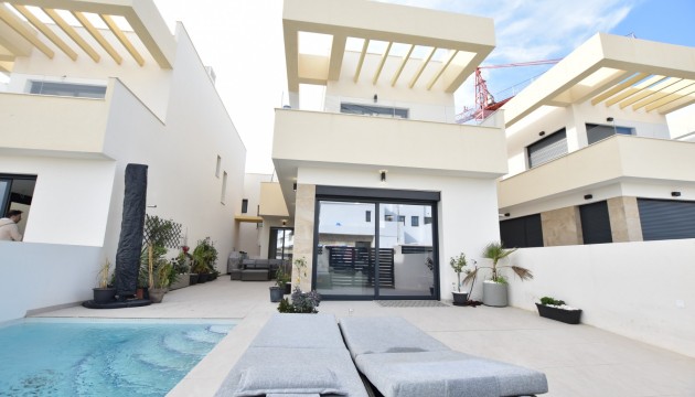 Venta - Villas
 - Los Montesinos