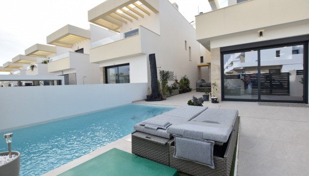 Venta - Villas
 - Los Montesinos