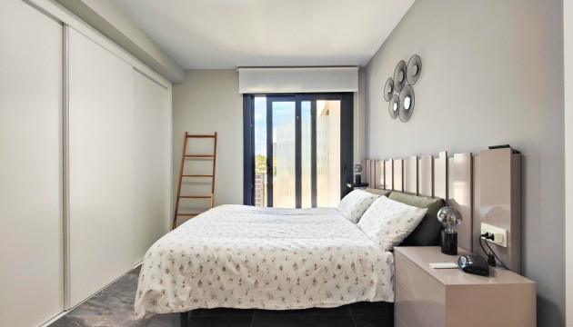 Sale - Apartment - Los Altos