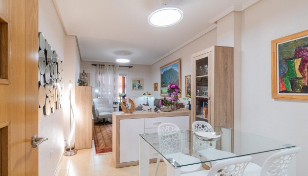 Sale - Apartment - Torrevieja - Centro