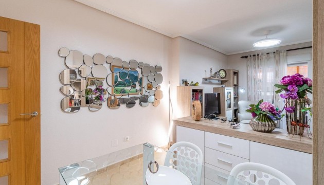 Sale - Apartment - Torrevieja - Centro