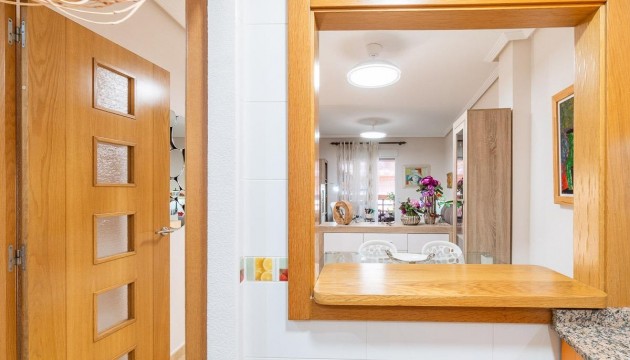 Sale - Apartment - Torrevieja - Centro