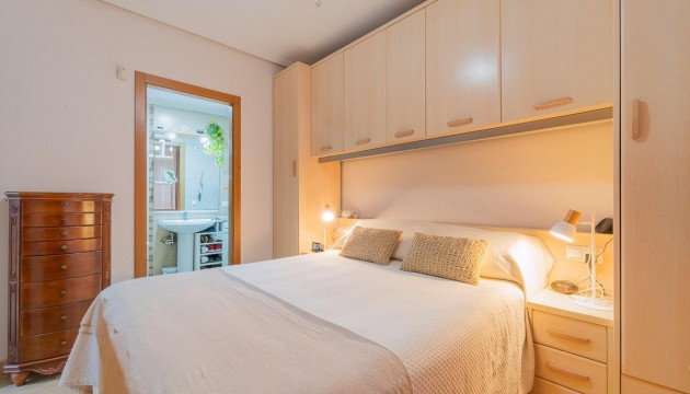 Sale - Apartment - Torrevieja - Centro