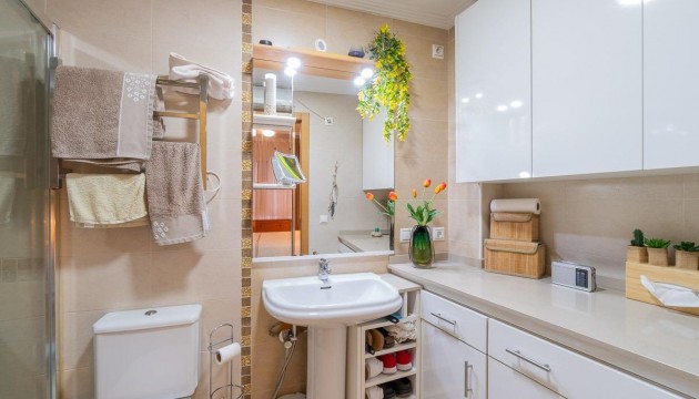 Sale - Apartment - Torrevieja - Centro