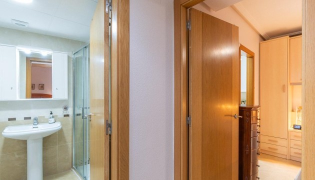 Sale - Apartment - Torrevieja - Centro