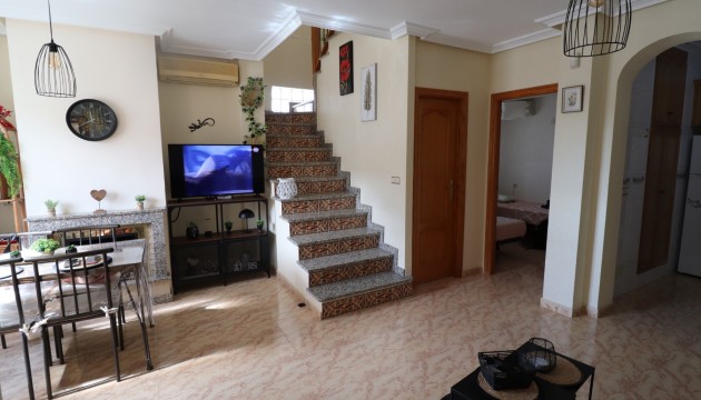 Resale - Townhouse - Las Filipinas