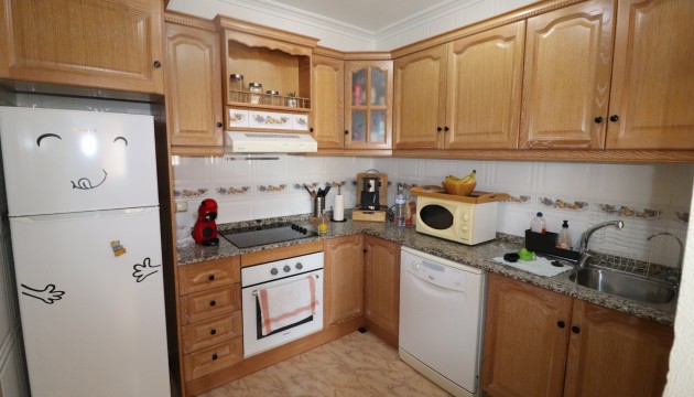 Resale - Townhouse - Las Filipinas