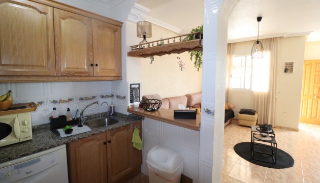 Resale - Townhouse - Las Filipinas