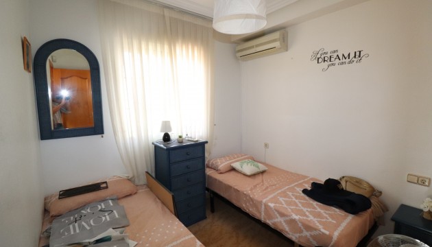 Resale - Townhouse - Las Filipinas