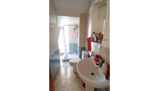 Resale - Townhouse - Las Filipinas