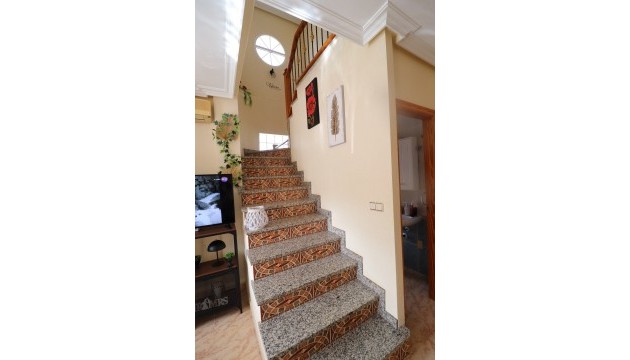 Resale - Townhouse - Las Filipinas