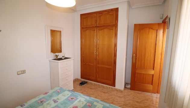 Resale - Townhouse - Las Filipinas