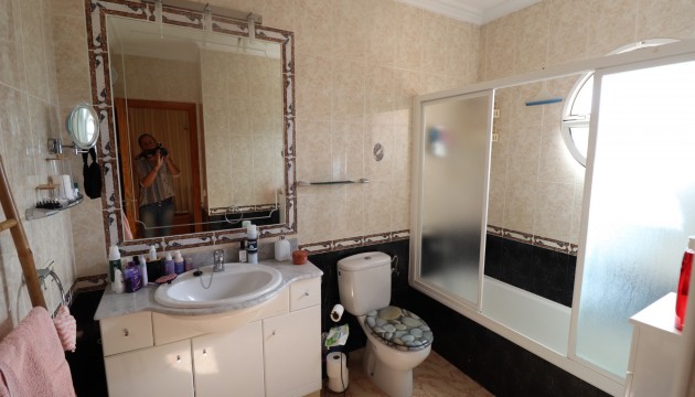 Resale - Townhouse - Las Filipinas