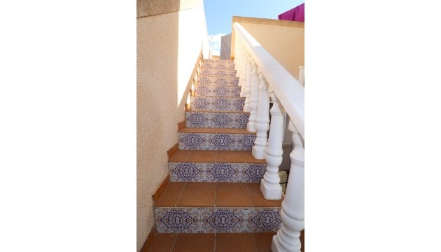 Resale - Townhouse - Las Filipinas