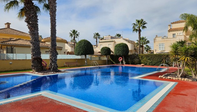 Resale - Villen
 - Villamartin