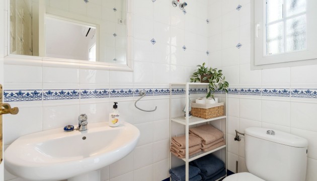 Resale - Villen
 - Villamartin - Villamartín