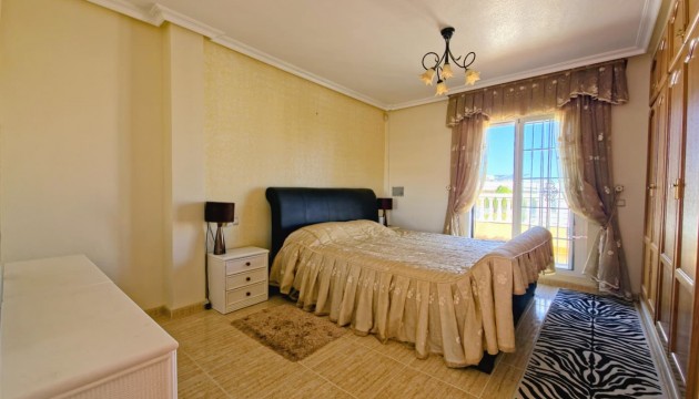 Resale - Villen
 - Las Filipinas