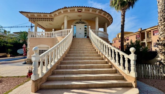 Resale - Villen
 - Benferri