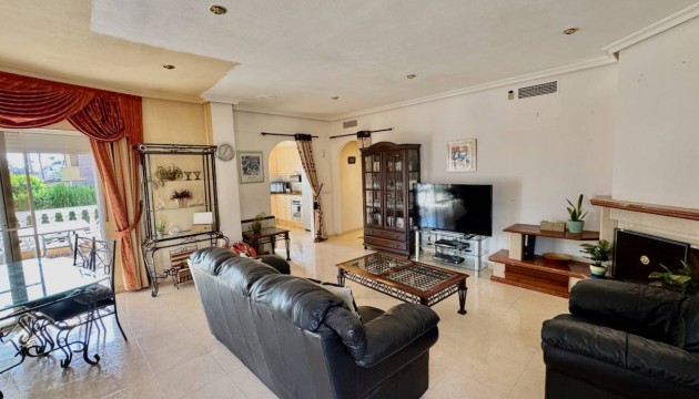 Resale - Villen
 - Benferri