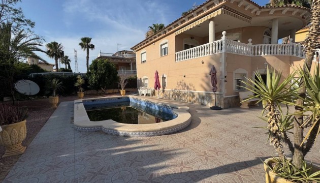 Resale - Villen
 - Benferri