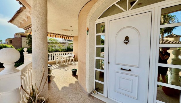 Resale - Villen
 - Benferri