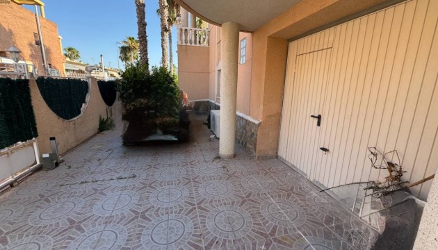 Resale - Villen
 - Benferri