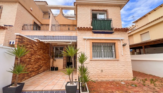 Sale - Townhouse - Pilar de la Horadada