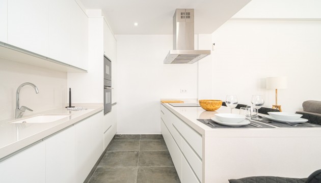 Resale - Villen
 - Daya Nueva