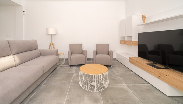 Resale - Villen
 - Daya Nueva