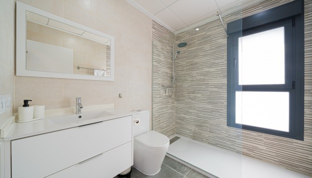 Resale - Villen
 - Daya Nueva