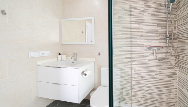 Resale - Villen
 - Daya Nueva