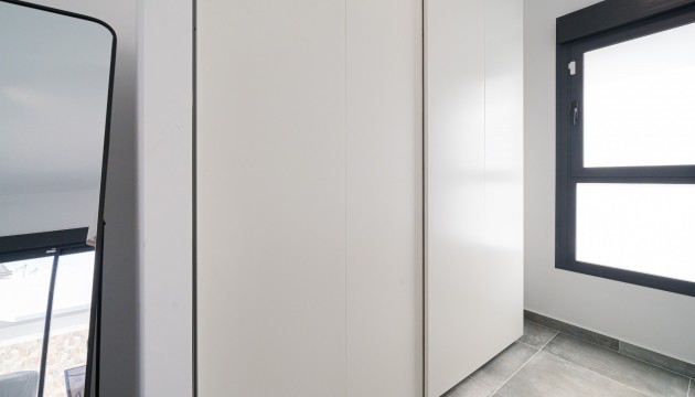 Resale - Villen
 - Daya Nueva