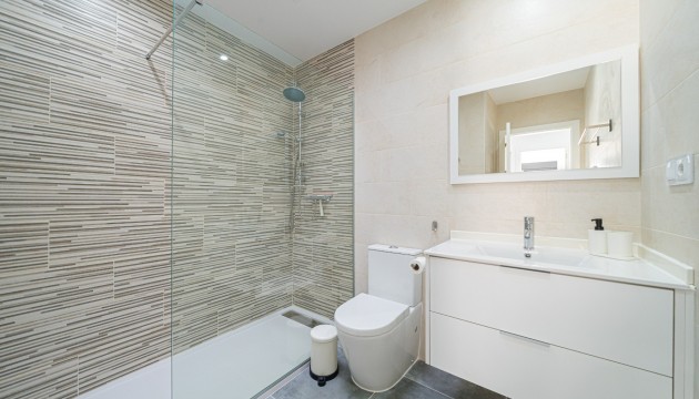 Resale - Villen
 - Daya Nueva