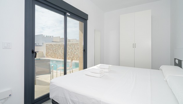 Resale - Villen
 - Daya Nueva