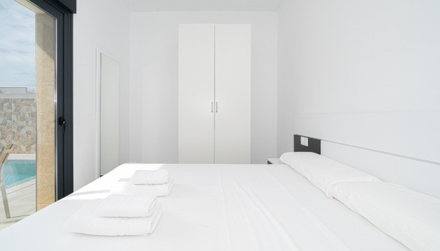 Resale - Villen
 - Daya Nueva