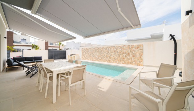 Resale - Villen
 - Daya Nueva