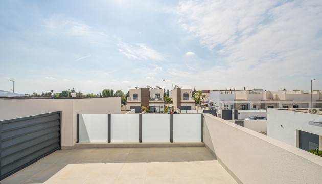 Resale - Villen
 - Daya Nueva