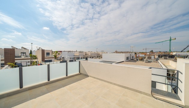 Resale - Villen
 - Daya Nueva