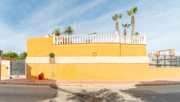 Sale - Villas - Torrevieja - Los altos