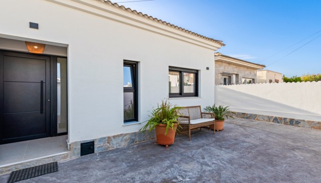 Sale - Villas - Torrevieja - El chaparral