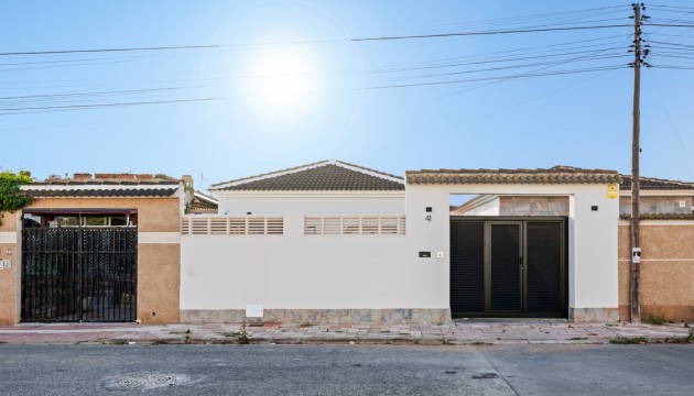 Sale - Villas - Torrevieja - El chaparral