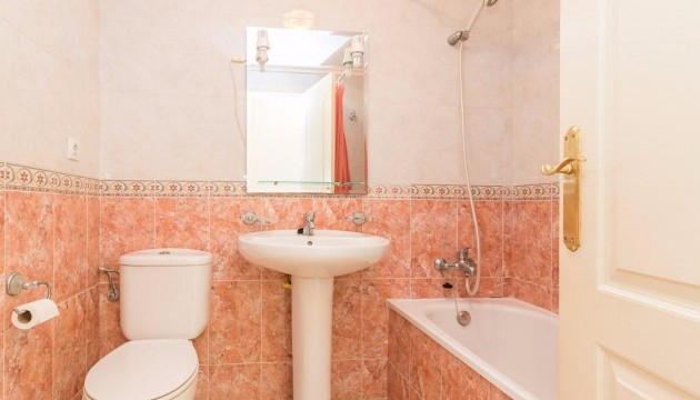 Sale - Apartment - Torrevieja - Centro