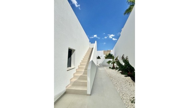 New Build - Villen
 - Benijofar - Pueblo