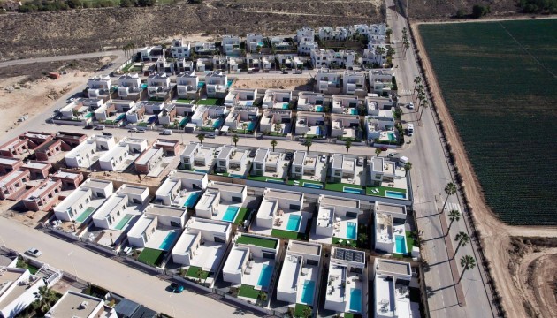 New Build - Villen
 - Algorfa - La Finca Golf