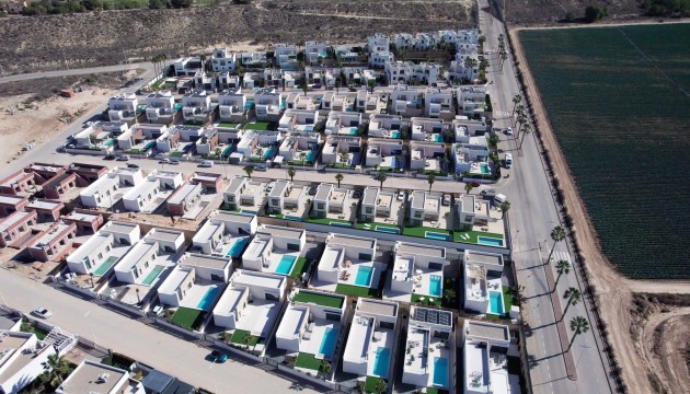 New Build - Villen
 - Algorfa - La Finca Golf